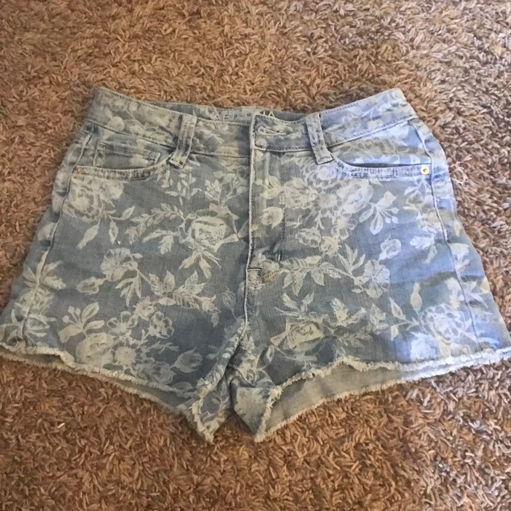 Floral pattern shorts